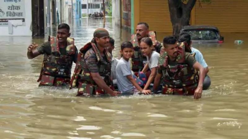 UP News More than 20 lakh people affected by floods in 800 villages of UP