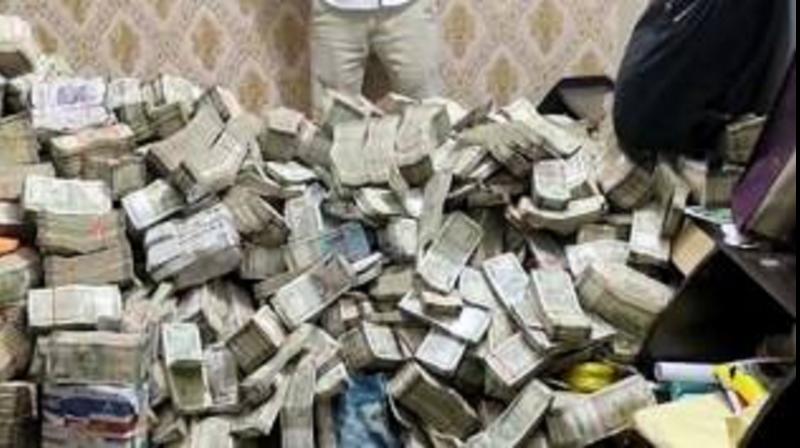 ED recovered cash during raid in Ranchi  News in hindi