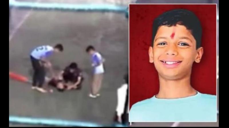 11 year old child died while playing cricket ball hit his private part news in hindi