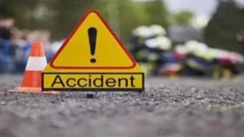 Three persons including girl killed, six others injured in car-truck collision in Kaushambi up news in hindi