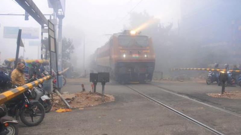 Dense fog engulfs entire country, 260 trains canceled