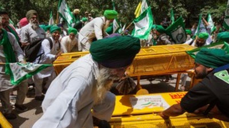 Farmers break barriers to join wrestlers' demonstration in Delhi