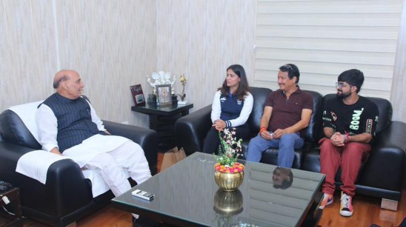  After meeting Manu Bhakar, Rajnath Singh said – Every Indian is proud of your achievements in the Olympics