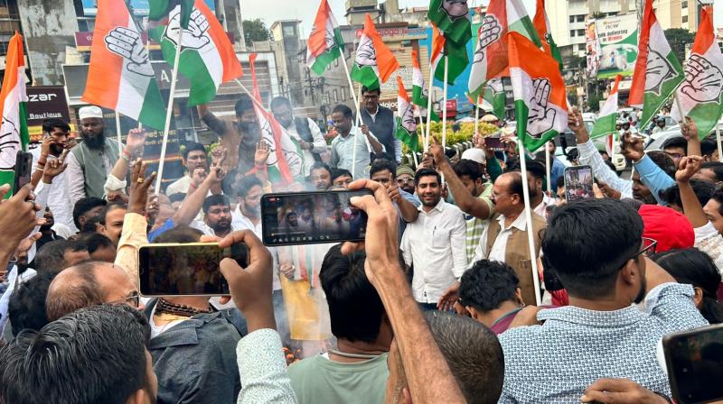 Jharkhand News: State Congress takes out protest march against indecent remarks and statements made by Rahul Gandhi