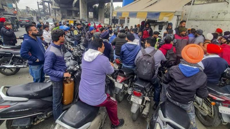 Petrol Pumps To Remain Closed On February 22 News In Hindi