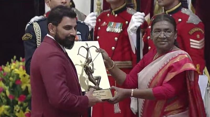 Mohammed Shami Honored With Arjuna Award By President Droupadi Murmu 