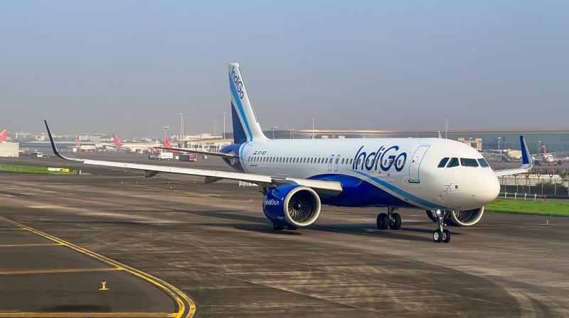 Negligence in Indigo flight, accident averted news in hindi