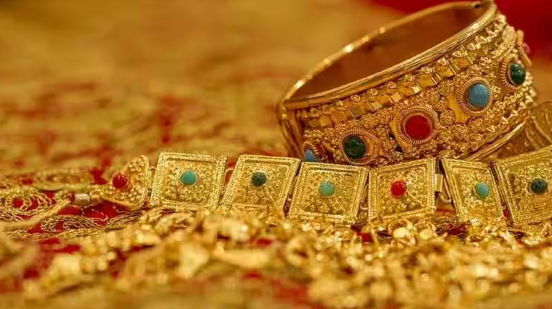  Gold became cheaper and silver became expensive Today News In Hindi 