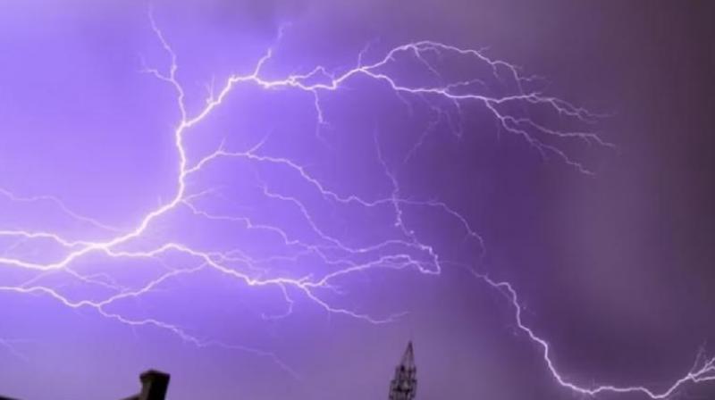 Nature wreaks havoc in 5 districts of Bengal! 14 people died due to lightning