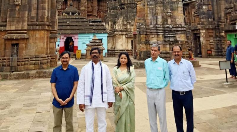 Chief Minister Hemant Soren visited Lingaraj Temple, Bhubaneswar