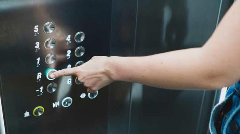 Noida: 12 students trapped in the lift, could be pulled out after 20 minutes