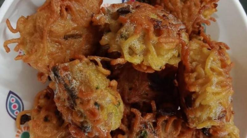 Make hot maggi pakoda at home