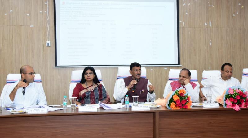 Review meeting chaired by Union Minister of State for Defense Sanjay Seth in Ranchi Municipal Corporation Auditorium