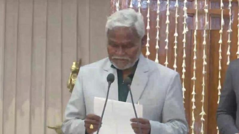 Jharkhand New CM: चंपई सोरेन बने झारखंड के नए CM, राज्यपाल सीपी राधाकृष्णन ने दिलाई शपथ