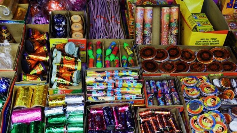 Delhi government bans use of firecrackers till January 1 in delhi News Hindi