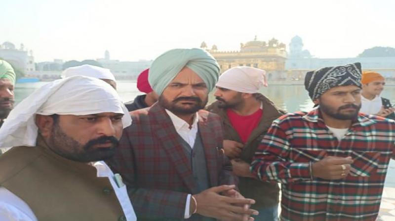 Sidhu Moosewala parents reached the Golden Temple news in hindi