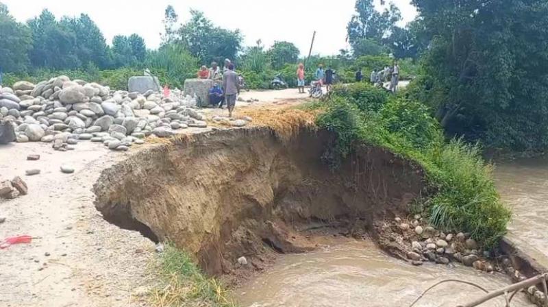 Punjab News: There is a big gap in the bridge Dinanagar of Gurdaspur News