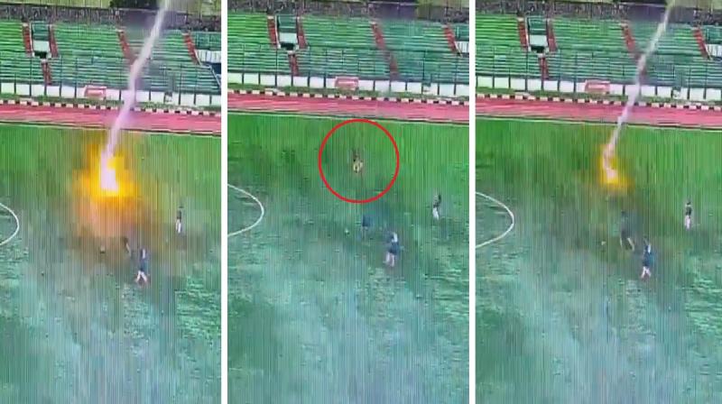 Viral News: Indonesia football match, Lightning fell on the player, video viral 