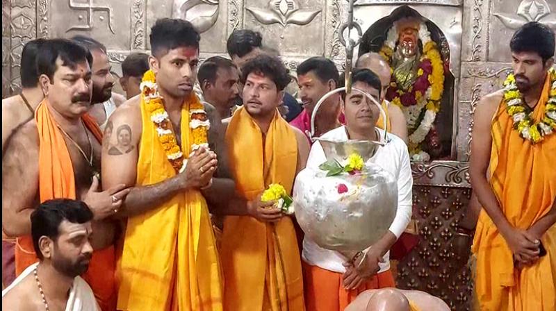 Indian cricketers, umpires offer prayers at Mahakaleshwar temple in Ujjain