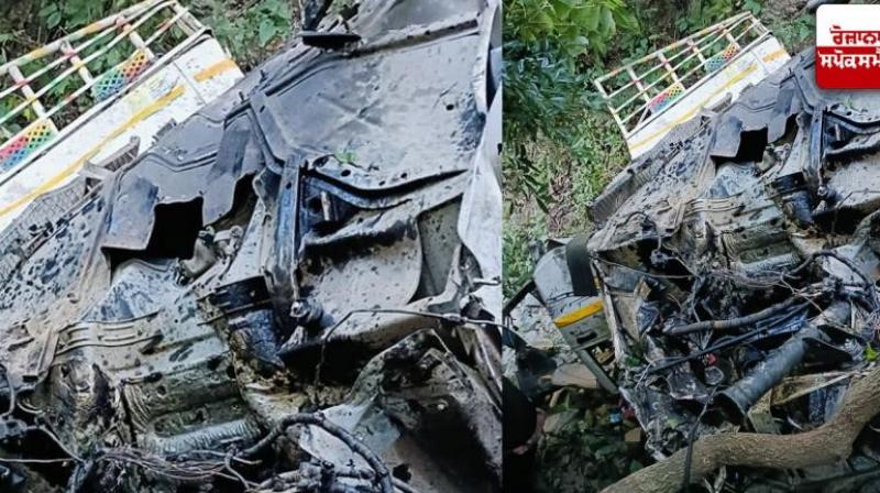  A pickup vehicle fell into a ravine at Nainital in Uttarakhand