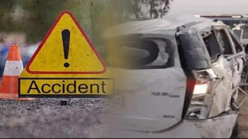  5 people of the same family died, 3 injured when car overturned in Hisar haryana news in hindi