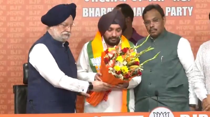 Big blow to Congress, Arvinder Singh Lovely joins BJP news in hind