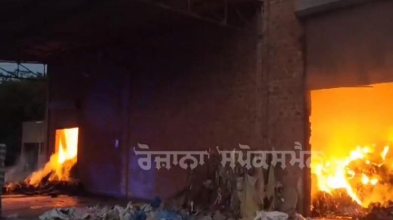Sangrur Fire News Fire breaks out in egg tray manufacturing factory 