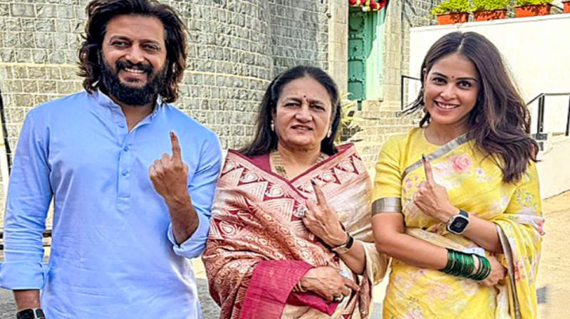 Lok Sabha Elections 2024 Riteish Deshmukh and Genelia D'Souza cast their vote in Latur