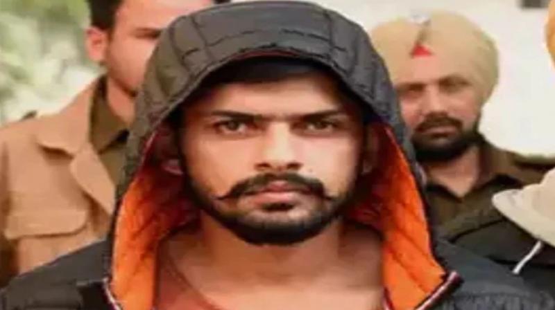 Minor girls came to meet gangster Lawrence Bishnoi in jail after watching the interview, police caught them