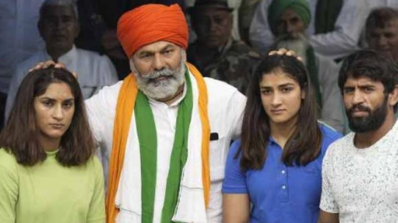 Rakesh Tikait posted in support of Vinesh Phogat News In Hindi