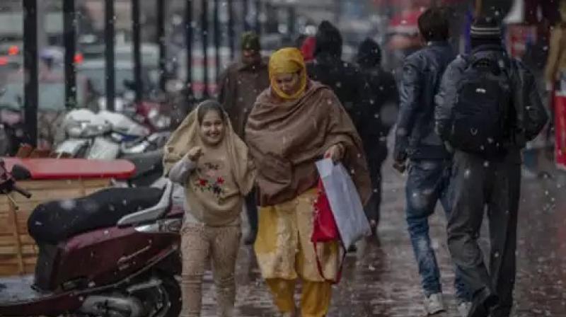 Winter continues in Kashmir, snowfall likely in some places