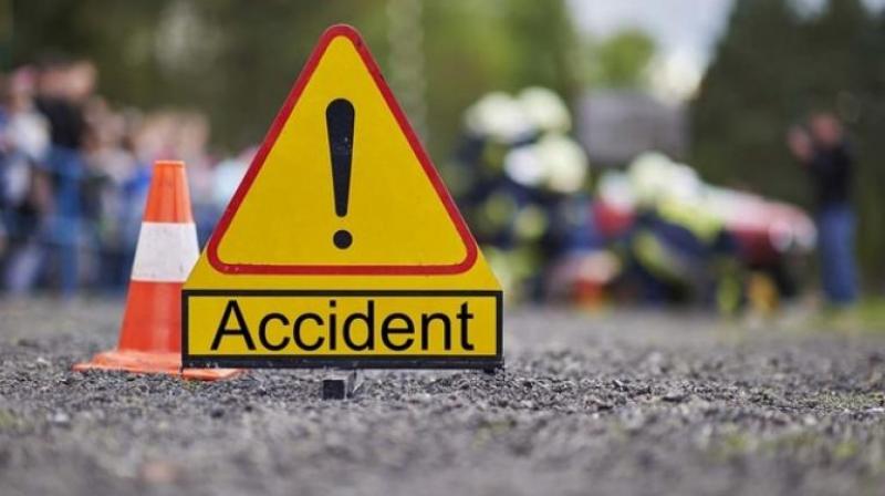 Tragic road accident, two youth died News in hindi 