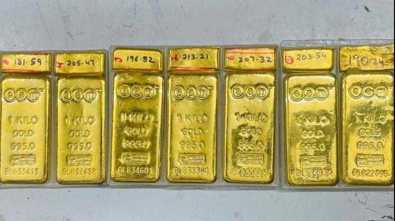 Gold worth Rs 7.6 crore recovered from Delhi airport 2  arrested