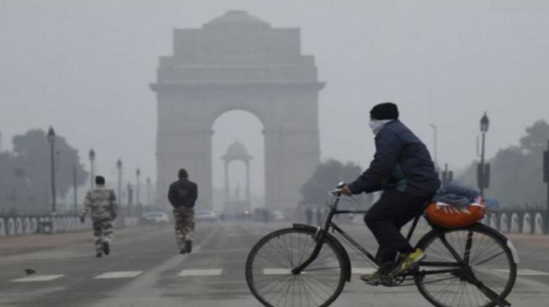 Delhi: Cloudy sky in the morning, chances of rain