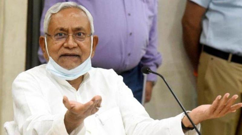 CM Nitish got angry after seeing English, said - 'Will you finish Hindi completely?'