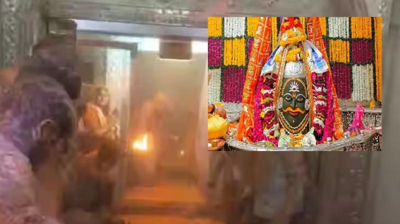 Fire broke out during Bhasma Aarti in Ujjain Mahakal temple news in hindi