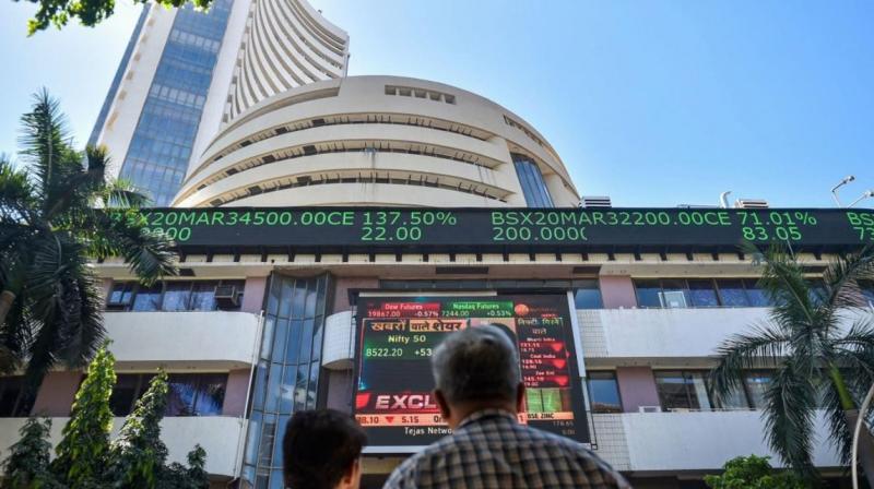 Sensex falls 273 points in early trade, Nifty also weak