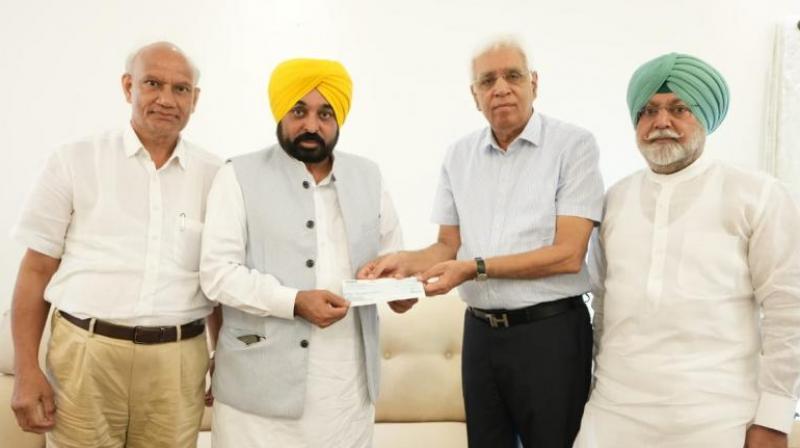 Radha Swami Satsang Beas donates Rs 2 crore to CM relief fund