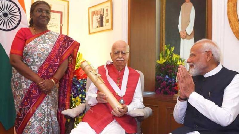 President Murmu honored senior BJP leader LK Advani with Bharat Ratna news in hindi