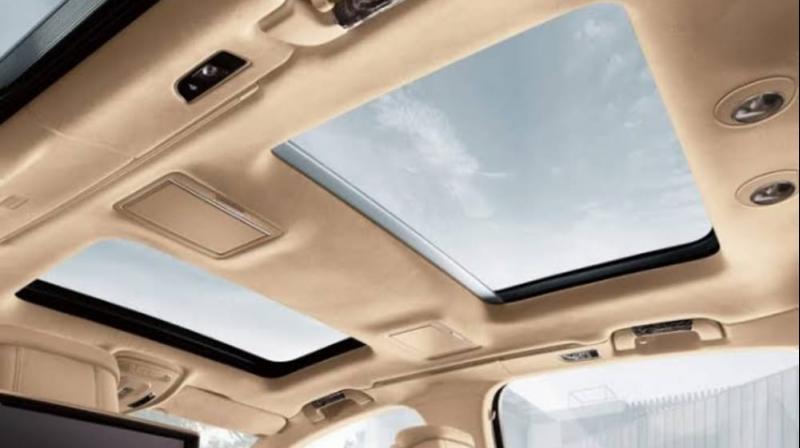 Buy a car today at a low price, that too with a sunroof, know the details