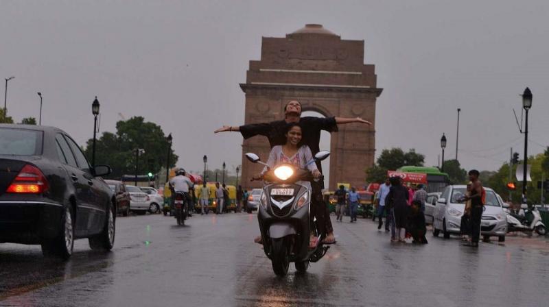 New Delhi: The minimum temperature in the city was above normal.