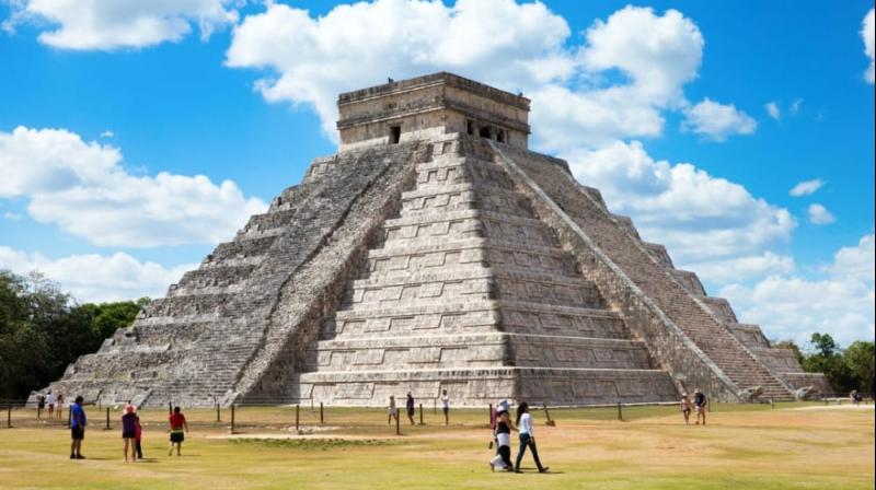 Mexico: The woman danced on the sacred pyramid; people got angry