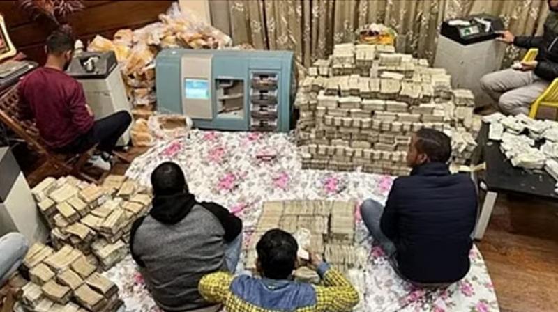 Karnataka: Income Tax Department raids the hideouts of government contractors, assets worth Rs 1 billion seized