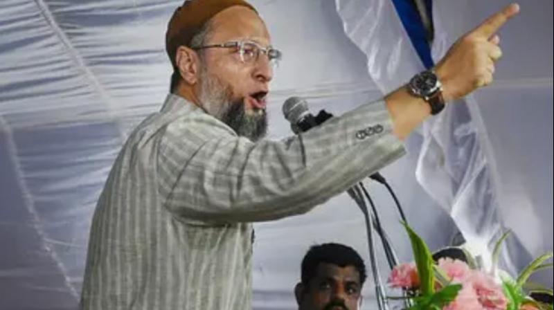 Gujarat elections, slogans of Modi-Modi were raised by showing black flags in Owaisi's Surat meeting.