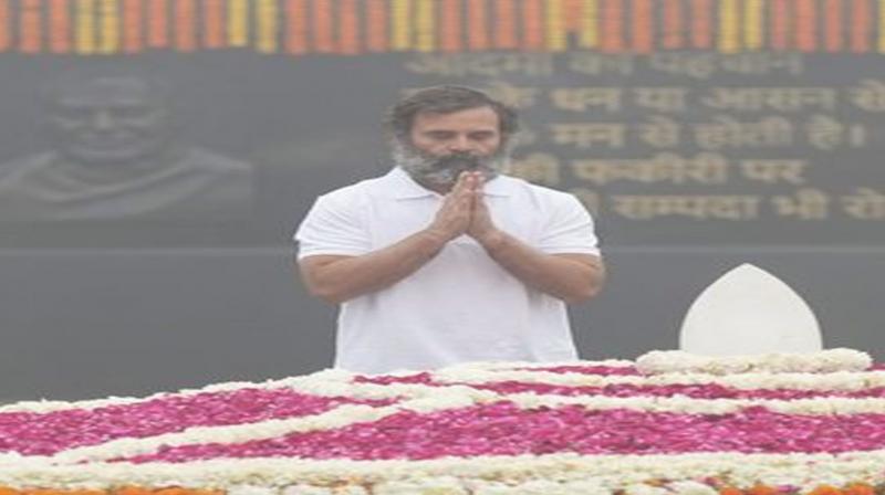 Rahul pays homage at the mausoleums of Gandhi, Nehru, Indira and Vajpayee