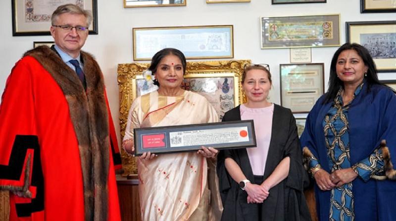 Shabana Azmi received 'Freedom of the City of London' award news in hindi
