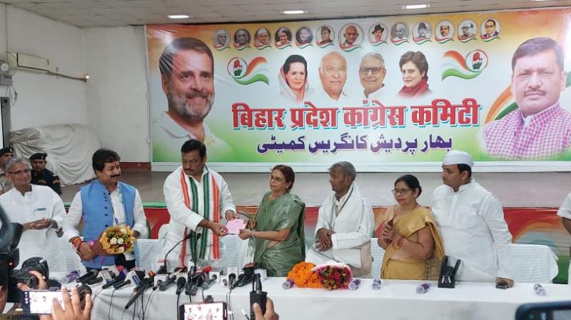 Former JDU MLA Poonam Devi joins Congress news in hindi