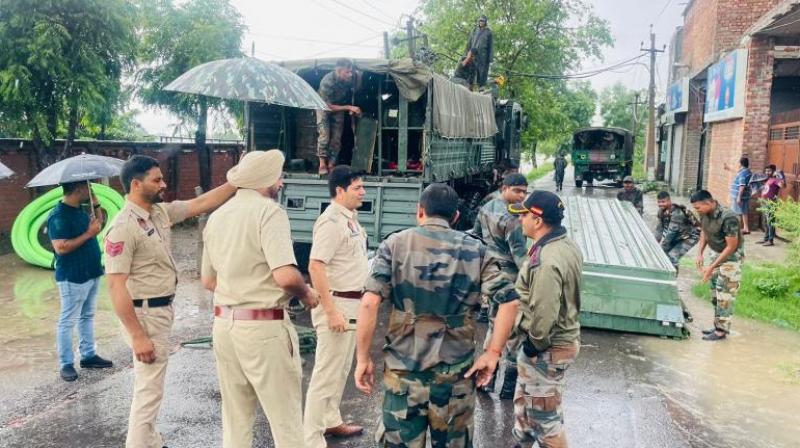  PUNJAB POLICE ALONG WITH NDRF, SDRF & ARMY INTENSIFY RESCUE OPERATIONS AT FLOOD-HIT DISTRICTS