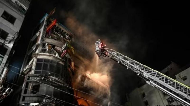Bangladesh Fire latest News  in hindi At least 43 people killed