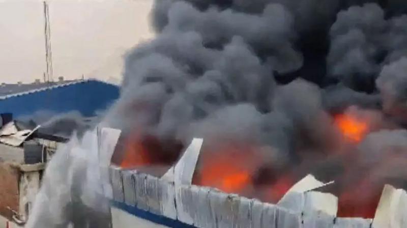 Massive fire broke out in a warehouse in Howrah